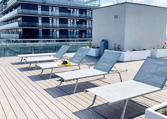 Sunrise Above Sky With Rooftop Pool * Viyana